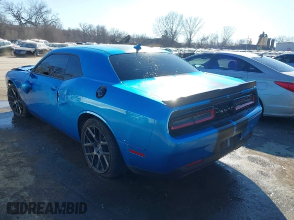 2019 Dodge Challenger R/T Scat Pack Widebody z VIN 2C3CDZFJ0KH552252, wystawiony jako IAAI lot #41662399 z przebiegiem 63 337 mil mil oraz . Historia ofert i sprzedaży dostępna na DreamBid. Obrazek 3.