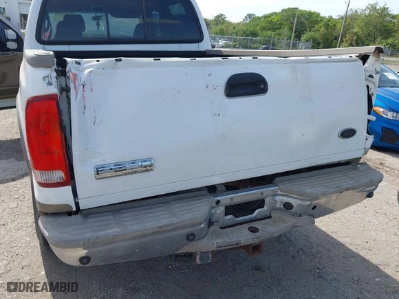 2004 Ford Super Duty F-250 XL with VIN 1FTNW21P14EC75963, listed as a IAAI auction lot 41964667 with 139,208 mi miles. Bid and sale history available at carsss.com. Image 6.