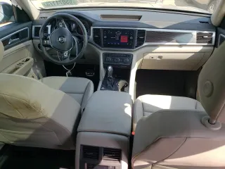 2019 Volkswagen Atlas SE z VIN 1V2XR2CA8KC591411, wystawiony jako Copart lot #65071173 z przebiegiem 14 637 mil mil oraz Szkoda całkowita • Salvage title. Historia ofert i sprzedaży dostępna na DreamBid. Obrazek 8.