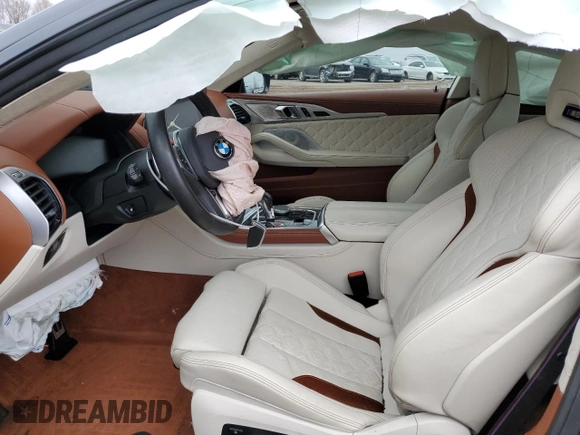 2020 BMW M8 z VIN WBSAE0C0XLCD01469, wystawiony jako Copart lot #47221453 z przebiegiem Nie podano mil oraz . Historia ofert i sprzedaży dostępna na DreamBid. Obrazek 7.