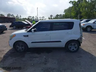 2013 Kia Soul with VIN KNDJT2A57D7754706, listed as a IAAI auction lot 41942848 with 151,463 mi miles. Bid and sale history available at carsss.com. Image 14.