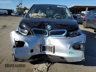 2015 BMW i3 z VIN WBY1Z4C59FV504646, wystawiony jako Copart lot #41895035 z przebiegiem 57 946 mil mil oraz Czysty tytuł • Clean title. Historia ofert i sprzedaży dostępna na DreamBid. Obrazek 5.