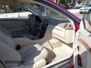 2009 Mercedes-Benz CLK 350 z VIN WDBTJ56H89F263852, wystawiony jako IAAI lot #42296657 z przebiegiem 165 044 mil mil oraz . Historia ofert i sprzedaży dostępna na DreamBid. Obrazek 5.