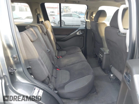 2005 Nissan Pathfinder SE with VIN 5N1AR18U35C745284, listed as a IAAI auction lot 41473294 with 84,403 mi miles. Bid and sale history available at carsss.com. Image 8.