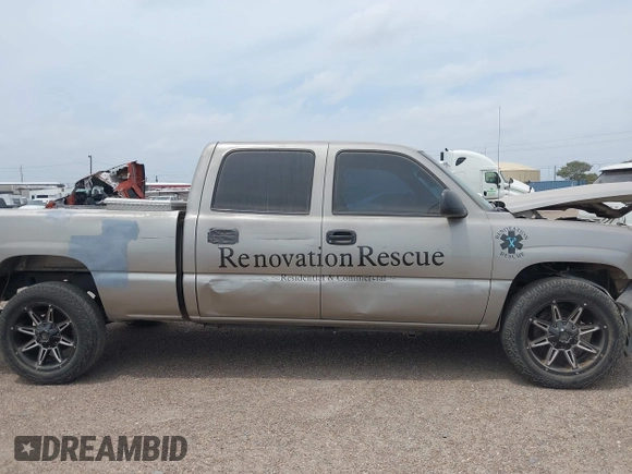 2003 Chevrolet Silverado 1500HD LS with VIN 1GCGC13U13F185851, listed as a IAAI auction lot 41941718 with 320,745 mi miles and . Bid and sale history available at DreamBid. Image 14.