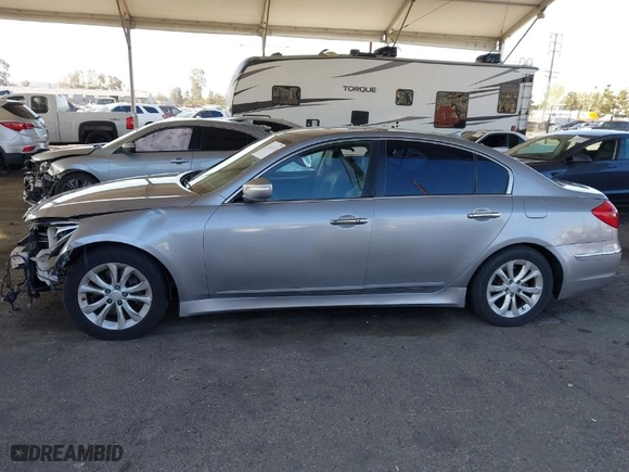 2013 Hyundai Genesis 3.8L with VIN KMHGC4DD8DU227084, listed as a IAAI auction lot 41808591 with 148,557 mi miles. Bid and sale history available at carsss.com. Image 14.