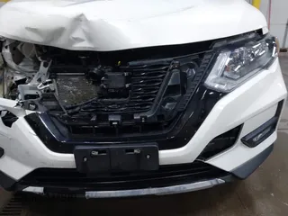 2018 Nissan Rogue SV z VIN 5N1AT2MV5JC840994, wystawiony jako IAAI lot #42145045 z przebiegiem 75 238 mil mil oraz . Historia ofert i sprzedaży dostępna na DreamBid. Obrazek 17.