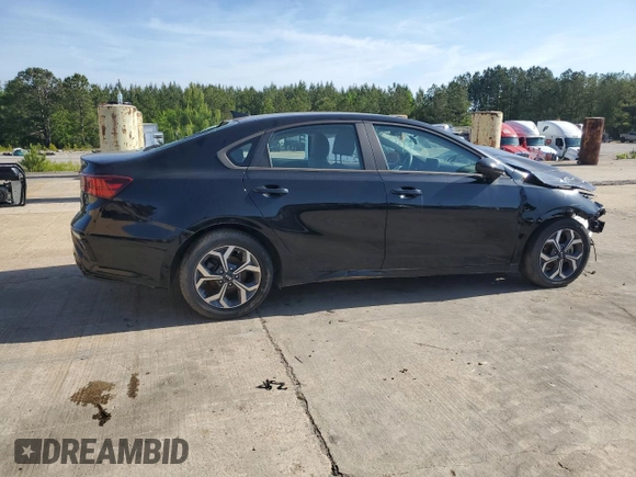 2021 Kia Forte LXS z VIN 3KPF24AD5ME379975, wystawiony jako Copart lot #55300495 z przebiegiem Nie podano mil oraz Czysty tytuł • Clean title. Historia ofert i sprzedaży dostępna na DreamBid. Obrazek 3.