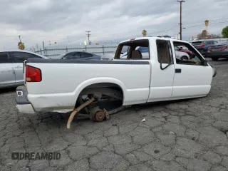 2001 GMC Sonoma SLS with VIN 1GTDT19W31K135789, listed as a Copart auction lot 44616805 with Not Provided miles and Salvage Title. Bid and sale history available at DreamBid. Image 3.