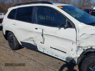 2019 Jeep Cherokee Latitude Plus with VIN 1C4PJMLX0KD430182, listed as a IAAI auction lot 41663933 with 61,511 mi miles and . Bid and sale history available at DreamBid. Image 17.