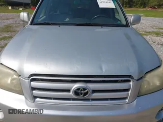 2004 Toyota Highlander z VIN JTEGP21AX40015121, wystawiony jako IAAI lot #41994943 z przebiegiem 198 644 mil mil oraz . Historia ofert i sprzedaży dostępna na DreamBid. Obrazek 6.