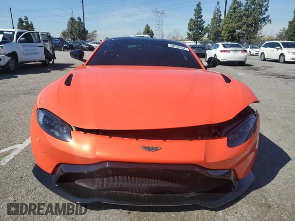 2020 Aston Martin Vantage z VIN SCFSMGAW4LGN03925, wystawiony jako Copart lot #50793594 z przebiegiem Nie podano mil oraz Szkoda całkowita • Salvage title. Historia ofert i sprzedaży dostępna na DreamBid. Obrazek 5.
