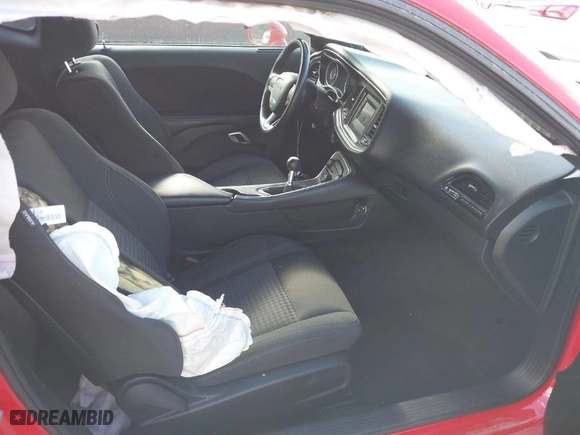 2015 Dodge Challenger R/T with VIN 2C3CDZAT2FH911390, listed as a IAAI auction lot 40882976 with 102,028 mi miles. Bid and sale history available at carsss.com. Image 5.