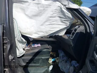 2020 Ram 2500 Laramie z VIN 3C6UR5NLXLG314141, wystawiony jako IAAI lot #42263978 z przebiegiem Nie podano mil oraz . Historia ofert i sprzedaży dostępna na DreamBid. Obrazek 5.