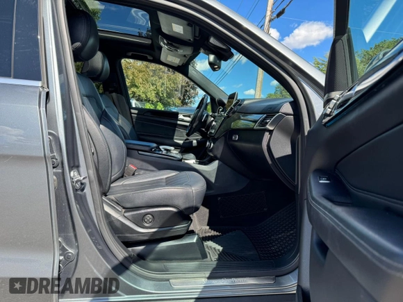 2019 Mercedes-Benz GLS 450 with VIN 4JGDF6EE8KB230900, listed as a Copart auction lot 66045155 with 191,236 mi miles and Clean title. Bid and sale history available at DreamBid. Image 5.