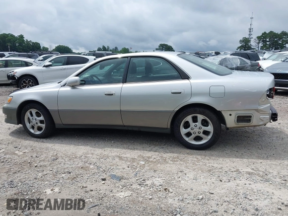 2001 Lexus ES 300 z VIN JT8BF28G910291019, wystawiony jako IAAI lot #42488530 z przebiegiem 170 168 mil mil oraz . Historia ofert i sprzedaży dostępna na DreamBid. Obrazek 14.