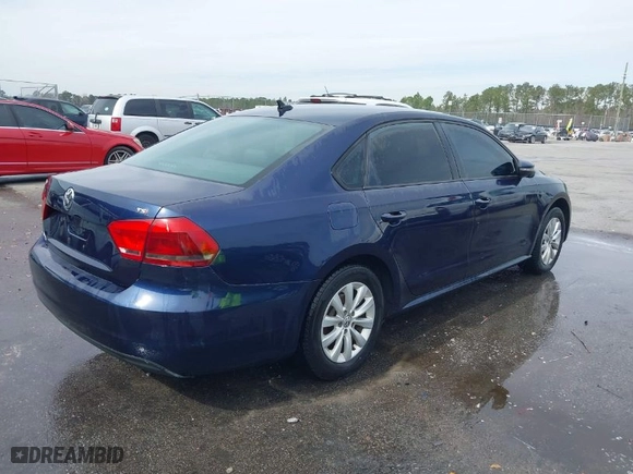 2014 Volkswagen Passat Wolfsburg Ed with VIN 1VWAT7A3XEC085932, listed as a IAAI auction lot 41567573 with 165,154 mi miles. Bid and sale history available at carsss.com. Image 4.