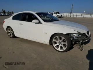 2007 BMW 3 Series 328i with VIN WBAWV13597P117499, listed as a Copart auction lot 42053095 with 230,508 mi miles and Salvage title. Bid and sale history available at DreamBid. Image 4.