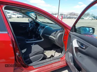 2015 Nissan Altima S with VIN 1N4AL3AP1FN342728, listed as a IAAI auction lot 42033113 with 106,397 mi miles and . Bid and sale history available at carsss.com. Image 5.