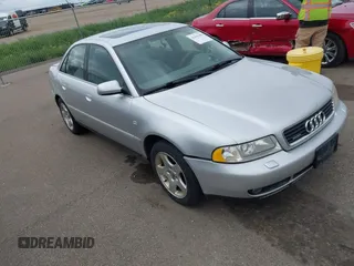 2001 Audi A4 z VIN WAUDH68DX1A010693, wystawiony jako IAAI lot #42445405 z przebiegiem 191 684 mil mil oraz . Historia ofert i sprzedaży dostępna na DreamBid. Obrazek 1.