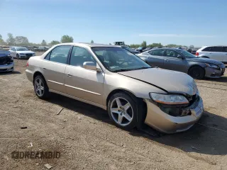 2000 Honda Accord EX z VIN 1HGCG165XYA098317, wystawiony jako Copart lot #57246705 z przebiegiem 242 166 mil mil oraz Szkoda całkowita • Salvage title. Historia ofert i sprzedaży dostępna na DreamBid. Obrazek 4.