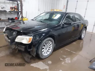 2013 Chrysler 300 z VIN 2C3CCAAG5DH607040, wystawiony jako IAAI lot #42243051 z przebiegiem 181 854 mil mil oraz . Historia ofert i sprzedaży dostępna na DreamBid. Obrazek 19.