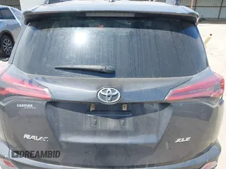 2018 Toyota RAV4 XLE z VIN 2T3WFREV8JW499399, wystawiony jako IAAI lot #42038421 z przebiegiem 77 411 mil mil oraz . Historia ofert i sprzedaży dostępna na DreamBid. Obrazek 15.