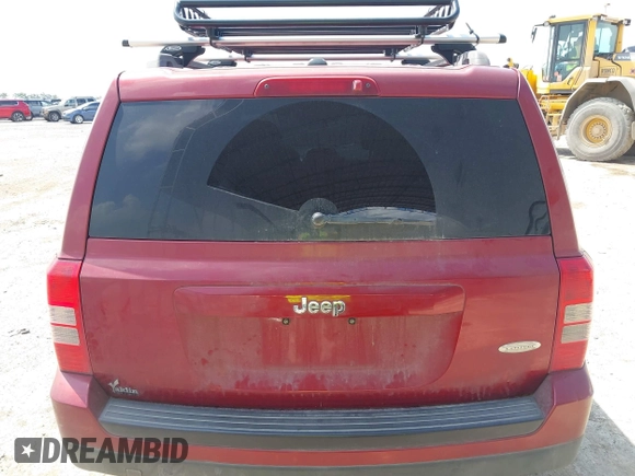 2014 Jeep Patriot Latitude z VIN 1C4NJPFB1ED859456, wystawiony jako IAAI lot #42471828 z przebiegiem 66 233 mil mil oraz . Historia ofert i sprzedaży dostępna na DreamBid. Obrazek 16.