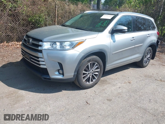 2018 Toyota Highlander SE z VIN 5TDJZRFH8JS526290, wystawiony jako IAAI lot #42393316 z przebiegiem 69 650 mil mil oraz . Historia ofert i sprzedaży dostępna na DreamBid. Obrazek 17.