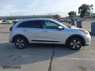 2017 Kia Niro FE with VIN KNDCB3LC9H5043250, listed as a IAAI auction lot 41848421 with 196,428 mi miles. Bid and sale history available at carsss.com. Image 13.