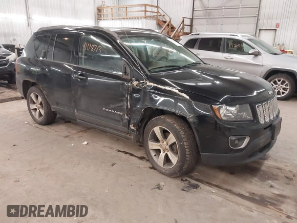 2017 Jeep Compass Latitude z VIN 1C4NJDEB7HD153516, wystawiony jako IAAI lot #41218713 z przebiegiem 132 234 mil mil oraz . Historia ofert i sprzedaży dostępna na DreamBid. Obrazek 1.