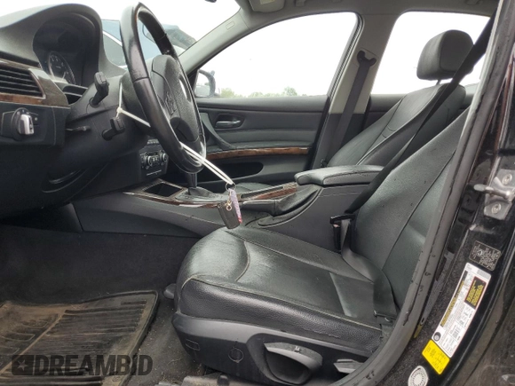 2011 BMW 3 Series 328i xDrive with VIN WBAPK5C58BA655062, listed as a Copart auction lot 61531785 with 211,145 mi miles and Salvage title. Bid and sale history available at DreamBid. Image 7.