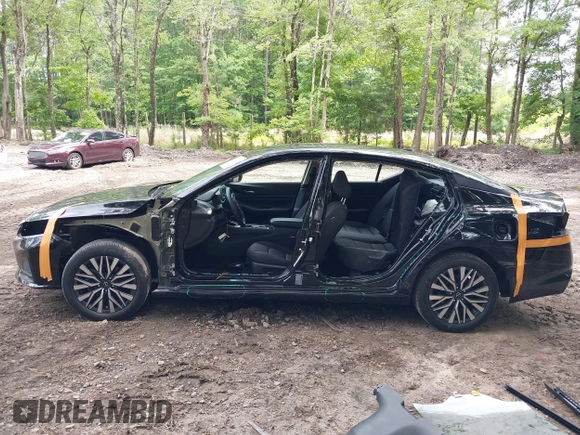 2024 Nissan Altima SV with VIN 1N4BL4DV4RN385761, listed as a IAAI auction lot 42453967 with 23,316 mi miles and . Bid and sale history available at DreamBid. Image 15.