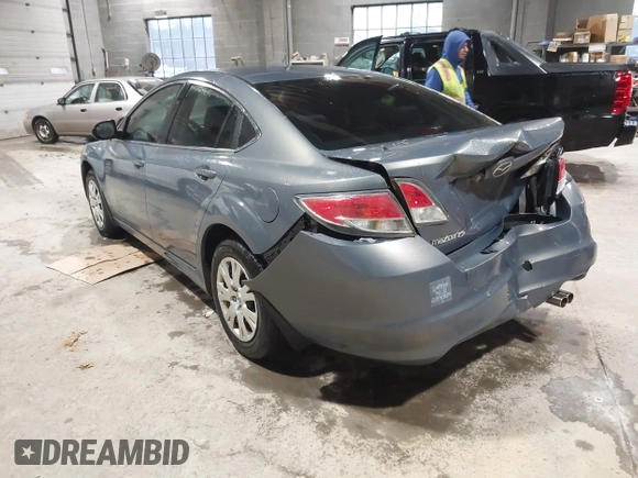 2011 Mazda Mazda6 i Sport with VIN 1YVHZ8BH8B5M04660, listed as a IAAI auction lot 41197819 with 195,178 mi miles. Bid and sale history available at carsss.com. Image 3.