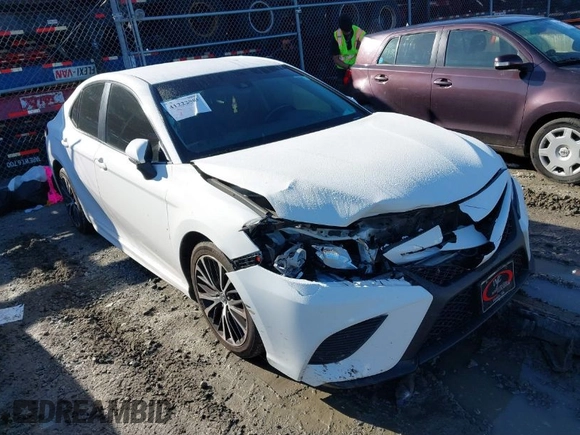2018 Toyota Camry LE with VIN 4T1B11HK3JU658046, listed as a IAAI auction lot 41222583 with 325,249 mi miles. Bid and sale history available at carsss.com. Image 1.