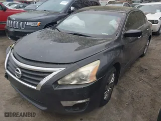 2013 Nissan Altima 2.5 SL with VIN 1N4AL3AP5DN437340, listed as a IAAI auction lot 41929431 with 196,520 mi miles. Bid and sale history available at carsss.com. Image 2.