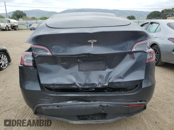2024 Tesla Model Y с VIN 7SAYGDED1RF177417, выставлен на аукционе Copart как лот 54241755 с пробегом 7 716 миль миль и Списание • Salvage title. История ставок и продаж доступна на DreamBid. Изображение 6.