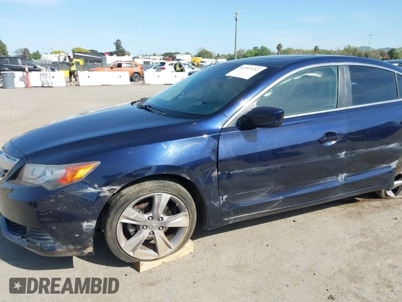 2014 Acura ILX with VIN 19VDE1F31EE004253, listed as a IAAI auction lot 41997152 with 126,788 mi miles. Bid and sale history available at carsss.com. Image 6.