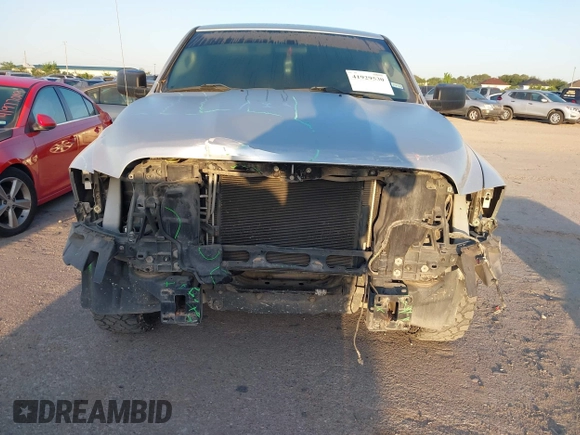2017 Ram 1500 SLT z VIN 1C6RR6GG3HS730155, wystawiony jako IAAI lot #41929530 z przebiegiem 180 690 mil mil oraz . Historia ofert i sprzedaży dostępna na DreamBid. Obrazek 6.