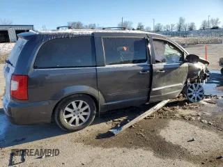 2015 Chrysler Town & Country Touring with VIN 2C4RC1BG8FR739999, listed as a Copart auction lot 45350415 with 133,664 mi miles and Salvage Title. Bid and sale history available at carsss.com. Image 3.