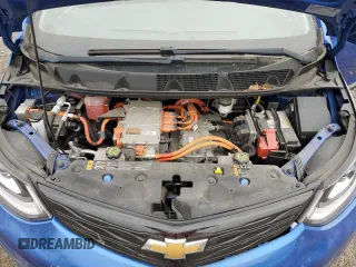 2021 Chevrolet Bolt EV LT z VIN 1G1FY6S00M4108726, wystawiony jako Copart lot #48897155 z przebiegiem 142 422 mil mil oraz Szkody całkowita. Historia ofert i sprzedaży dostępna na DreamBid. Obrazek 11.