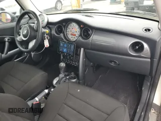 2006 MINI Hardtop S z VIN WMWRE33566TJ34940, wystawiony jako Copart lot #54348295 z przebiegiem 67 435 mil mil oraz Szkoda całkowita • Salvage title. Historia ofert i sprzedaży dostępna na DreamBid. Obrazek 8.