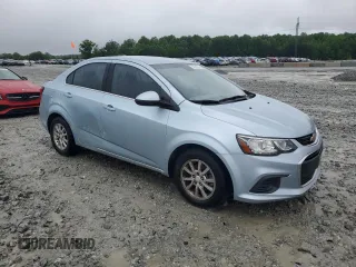 2017 Chevrolet Sonic LT z VIN 1G1JD5SH2H4130240, wystawiony jako Copart lot #56148715 z przebiegiem 140 819 mil mil oraz Czysty tytuł • Clean title. Historia ofert i sprzedaży dostępna na DreamBid. Obrazek 4.
