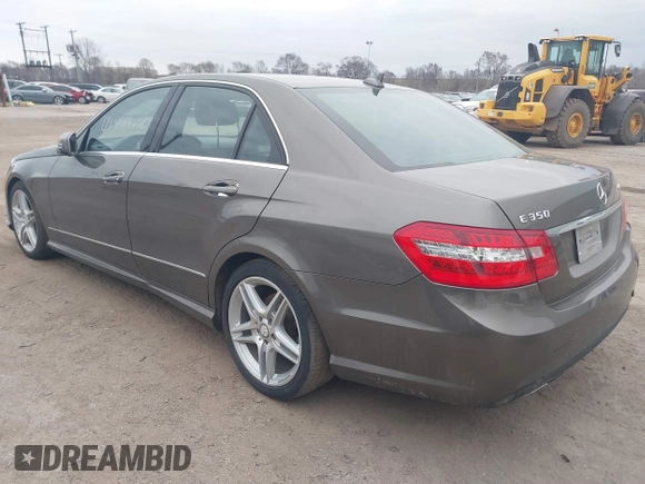 2011 Mercedes-Benz E-Class E 350 Luxury with VIN WDDHF8HB3BA348741, listed as a IAAI auction lot 41424618 with 117,306 mi miles. Bid and sale history available at carsss.com. Image 3.