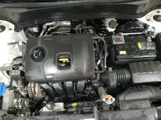 2023 Kia Seltos LX z VIN KNDEPCAA8P7451382, wystawiony jako Copart lot #53162575 z przebiegiem 45 501 mil mil oraz Nie do naprawy • Non repairable. Historia ofert i sprzedaży dostępna na DreamBid. Obrazek 17.