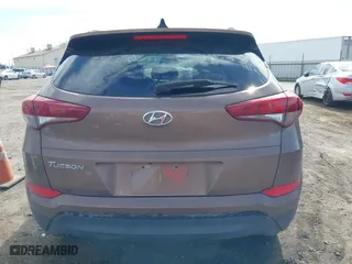 2017 Hyundai Tucson SE Plus with VIN KM8J33A45HU443937, listed as a IAAI auction lot 41652543 with 127,332 mi miles. Bid and sale history available at carsss.com. Image 17.