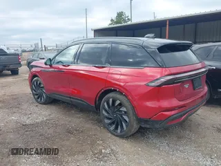 2024 Lincoln Nautilus Reserve z VIN 5LMPJ8KA8RJ784461, wystawiony jako IAAI lot #41569070 z przebiegiem Nie podano mil oraz . Historia ofert i sprzedaży dostępna na DreamBid. Obrazek 3.