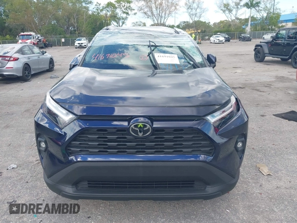 2022 Toyota RAV4 XLE Premium with VIN 2T3C1RFV0NW189365, listed as a IAAI auction lot 41691045 with 42,171 mi miles. Bid and sale history available at carsss.com. Image 6.