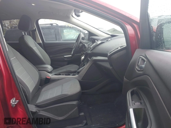 2013 Ford Escape SE with VIN 1FMCU0GXXDUB14120, listed as a IAAI auction lot 42060145 with 171,758 mi miles. Bid and sale history available at carsss.com. Image 5.