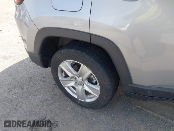 2022 Jeep Compass Latitude с VIN 3C4NJCBB6NT182719, выставлен на аукционе IAAI как лот 42303103 с пробегом 35 138 миль миль и . История ставок и продаж доступна на DreamBid. Изображение 6.